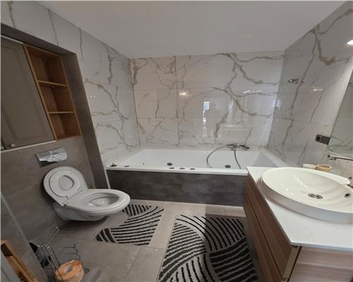 Apartament de LUX 3 camere 2 bai 2 balcoane si piscina zona Mall