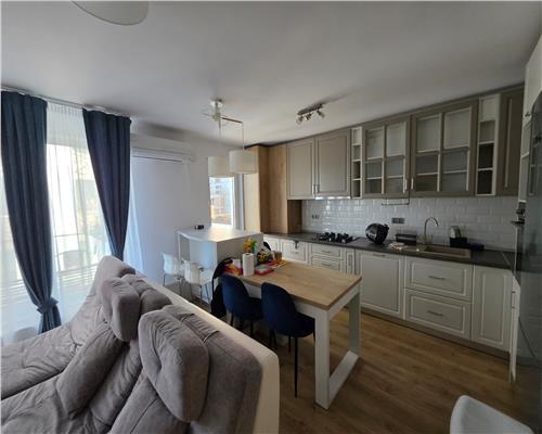 Apartament de LUX 3 camere 2 bai 2 balcoane si piscina zona Mall