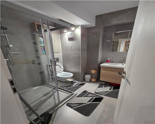 Apartament de LUX 3 camere 2 bai 2 balcoane si piscina zona Mall