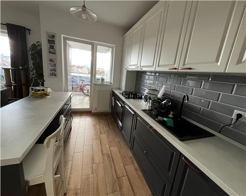 Apartament cu 3 camere cu balcon si parcare in Cartierul Kogalniceanu