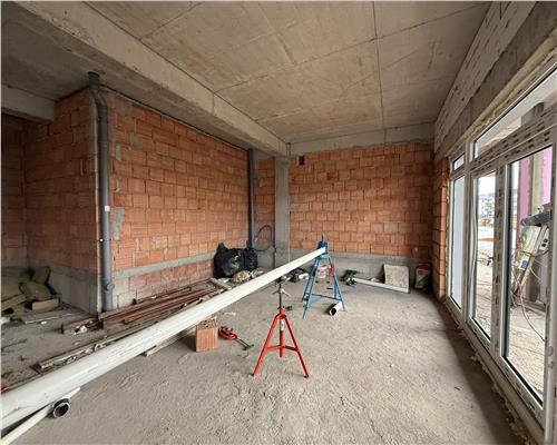 Spatiu comercial 137  mpu 3 parcari pretabil afacere