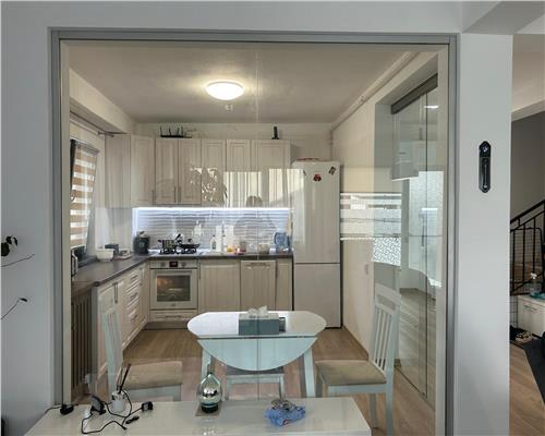 Casa 4 camere curte 200 mp  si carport Arhitectilor