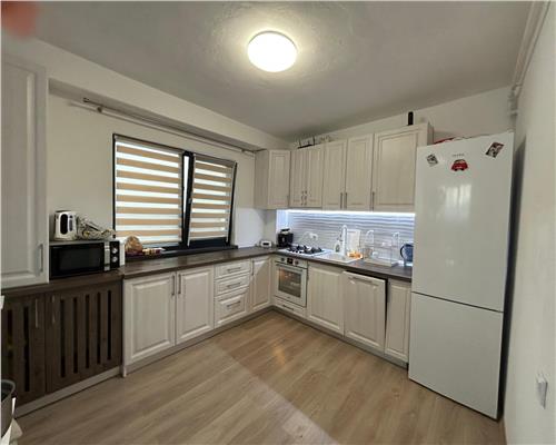 Casa 4 camere curte 200 mp  si carport Arhitectilor