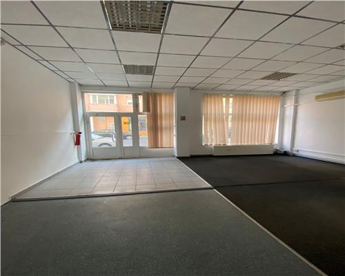 Spatiu comercial Vasile Aaron 70 mp trafic intens pietonal