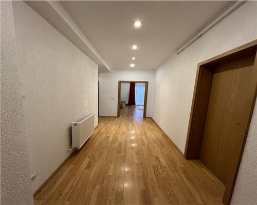 Apartament 3 camere cu balcon Calea Poplacii  60 mp
