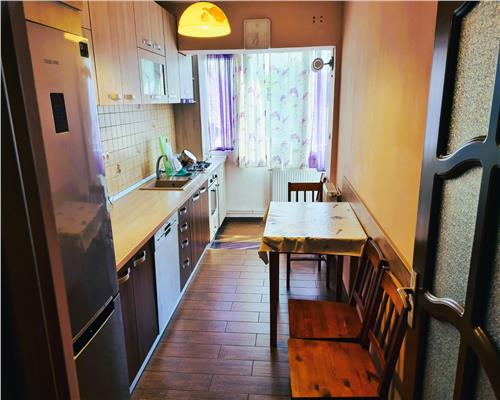 Apartament 2 camere 55mp parcare si balcon zona Turnisor