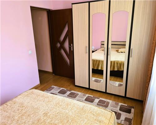 Apartament 2 camere 55mp parcare si balcon zona Turnisor