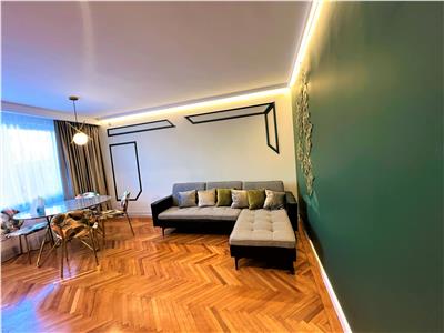 Apartament lux 3 camere decomandat etajul 1 zona centrala