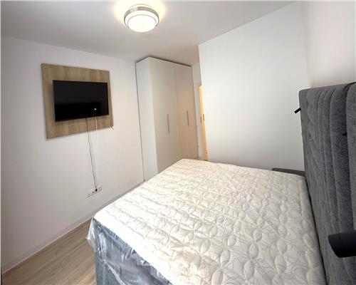 Apartament 3 camere cu balcon si parcare zona Supeco