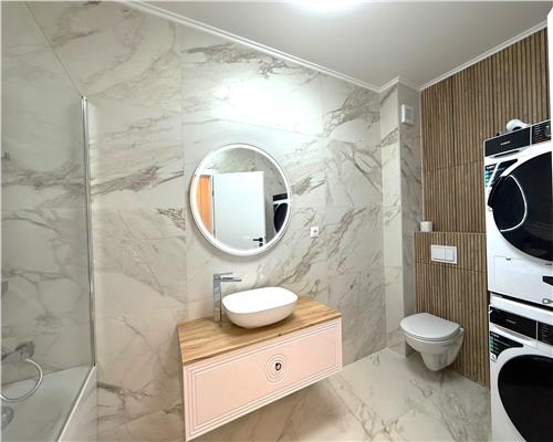 Apartament 3 camere cu balcon si parcare zona Supeco