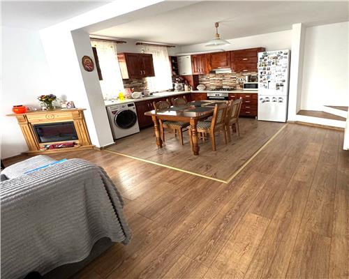 Casa mobilata 4 camere 2 bai si curte in Arhitectilor