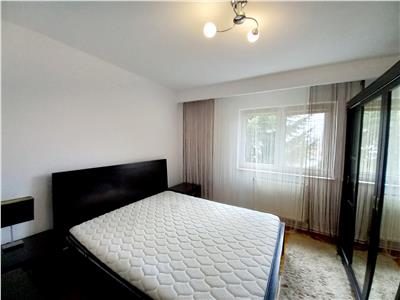 Apartament 4 camere 2 balcoane recent renovat in Strand