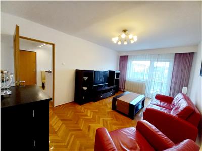 Apartament 4 camere 2 balcoane recent renovat in Strand