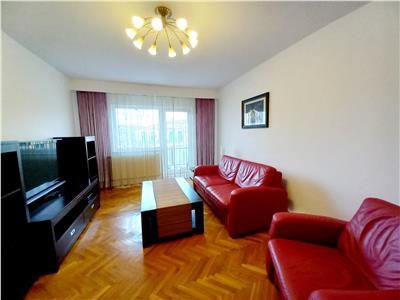 Apartament 4 camere 2 balcoane recent renovat in Strand