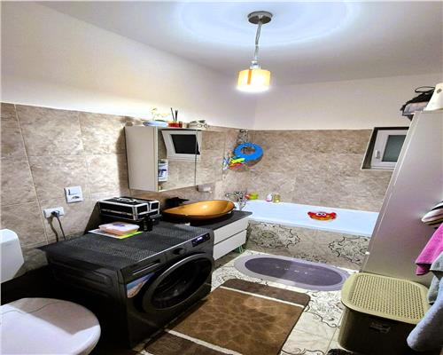 Apartament 2cam balcon inchis si parcare