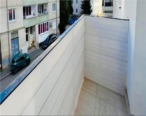 Apartament renovat etajul 2 cu 2 camere si balcon zona centrala
