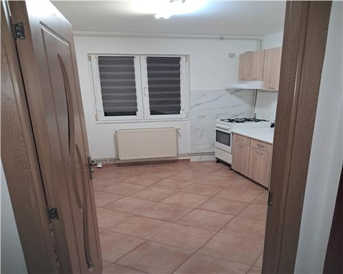 Garsoniera 24 mp etaj 1 bucatarie inchisa