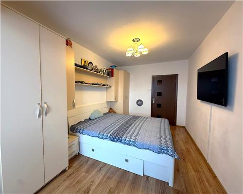 Apartament mobilat 68 mpu 3 camere 2 bai si pivnita in Turnisor