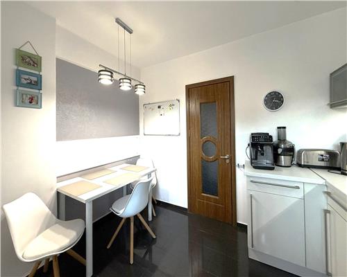 Apartament mobilat 68 mpu 3 camere 2 bai si pivnita in Turnisor