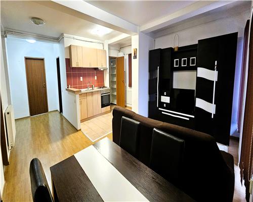 Apartament 3 camere 100mp 3 balcoane 2 bai si parcare zona Centrala