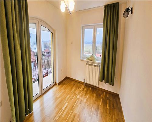 Vila spatioasa 360mp | 8 camere | 5 bai | garaj | curte | filigorie | Sibiu