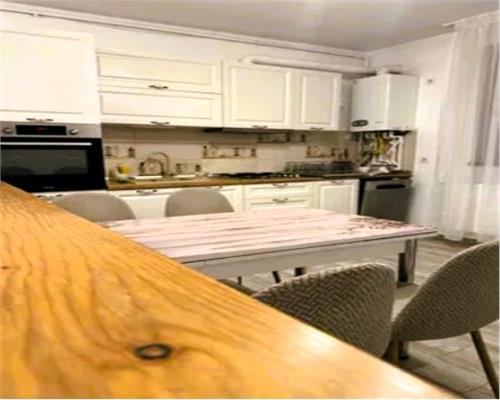 Apartament cu 3 camere si balcon zona Ciresica