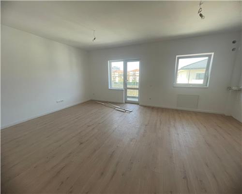 Apartament  2 camere etajul 1 cu balcon si parcare  pe Doamna Stanca