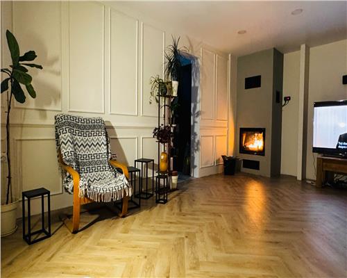 Vila cu 5 camere 3 bai si 400 teren in Sibiu