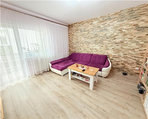 Apartament de lux cu 3 camere 2 bai etajul 1 zona  Calea Cisnadiei