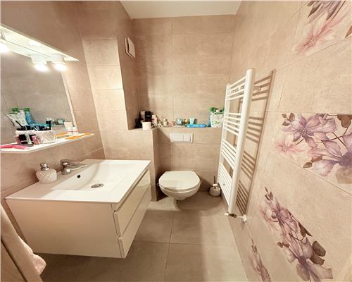 Apartament de lux cu 3 camere 2 bai etajul 1 zona  Calea Cisnadiei