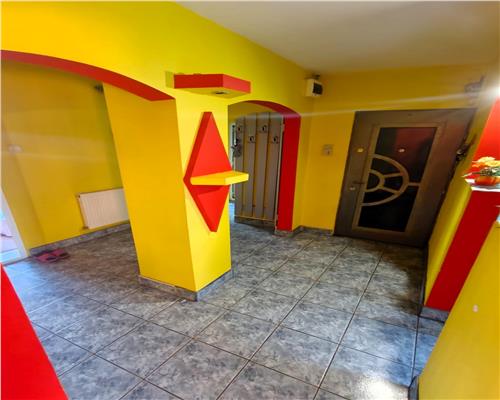 Apartament 4 camere 79mp | 2 balcoane | 2 bai | pivnita | zona Turnisor