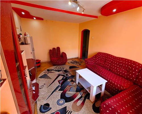 Apartament 4 camere 79mp | 2 balcoane | 2 bai | pivnita | zona Turnisor