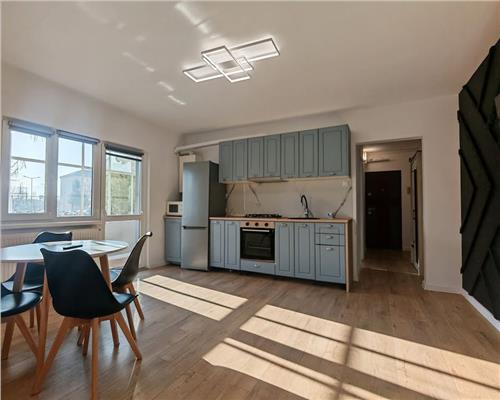 Apartament Renovat 3 camere decomandat 55mp zona Ciresica