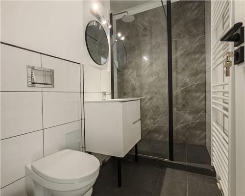 Apartament Renovat 3 camere decomandat 55mp zona Ciresica