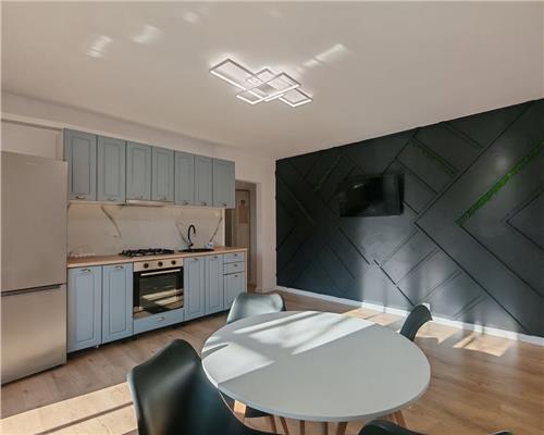 Apartament Renovat 3 camere decomandat 55mp zona Ciresica