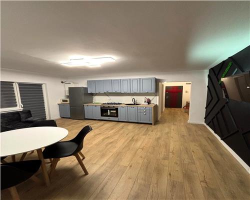 Apartament Renovat 3 camere decomandat 55mp zona Ciresica