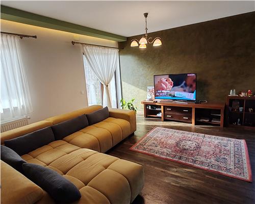 Casa moderna 3 camere 2 bai teren 790mp zona Cetate