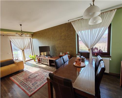 Casa moderna 3 camere 2 bai teren 790mp zona Cetate