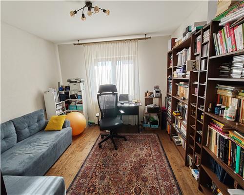 Casa moderna 3 camere 2 bai teren 790mp zona Cetate