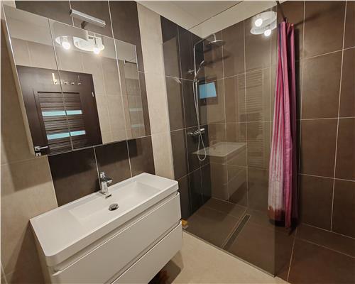 Casa moderna 3 camere 2 bai teren 790mp zona Cetate