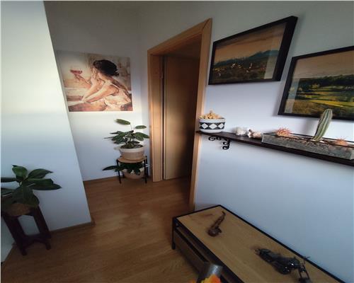 Apartament 52 mp pe 2 niveluri in  Vasile Aaron