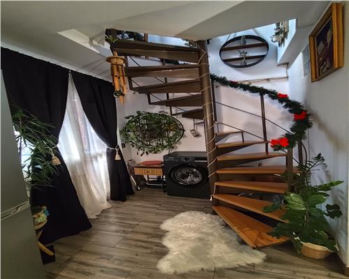 Apartament 52 mp pe 2 niveluri in  Vasile Aaron