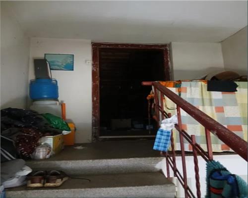 Casa cu 6 camere direct la strada pe Calea Dumbravii