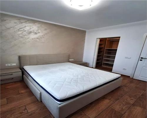 Apartament cu 2 camere decomandat balcon parcare privata zona Doamna Stanca