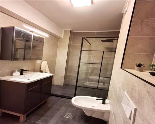 Apartament cu 2 camere decomandat balcon parcare privata zona Doamna Stanca