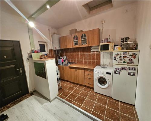 Apartament 2 camere zona centrala 59 mp