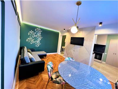 Apartament lux 3 camere decomandat etajul 1 zona centrala