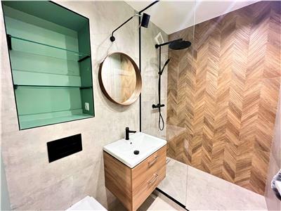 Apartament lux 3 camere decomandat etajul 1 zona centrala