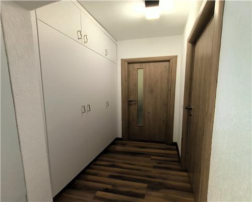 Apartament 4 camere decomandat 70mp balcon inchis zona Vasile Aaron
