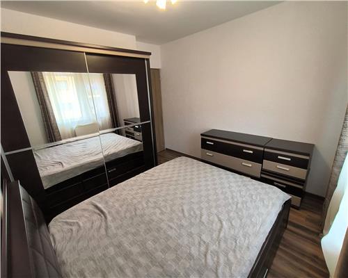 Apartament 4 camere decomandat 70mp balcon inchis zona Vasile Aaron